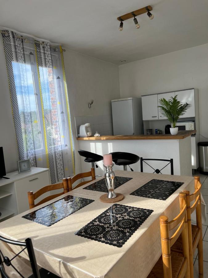 Good Loc Apartment Sens Bagian luar foto